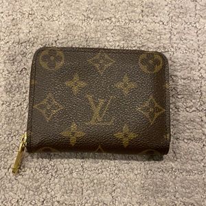 Authentic Louis Vuitton Zippy Coin